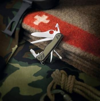   Victorinox Military (0.8461.MWCH) 111 10 / .