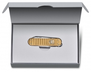 - Victorinox Classic SD Precious Alox, 58 , 5 , Brass Gold (. )